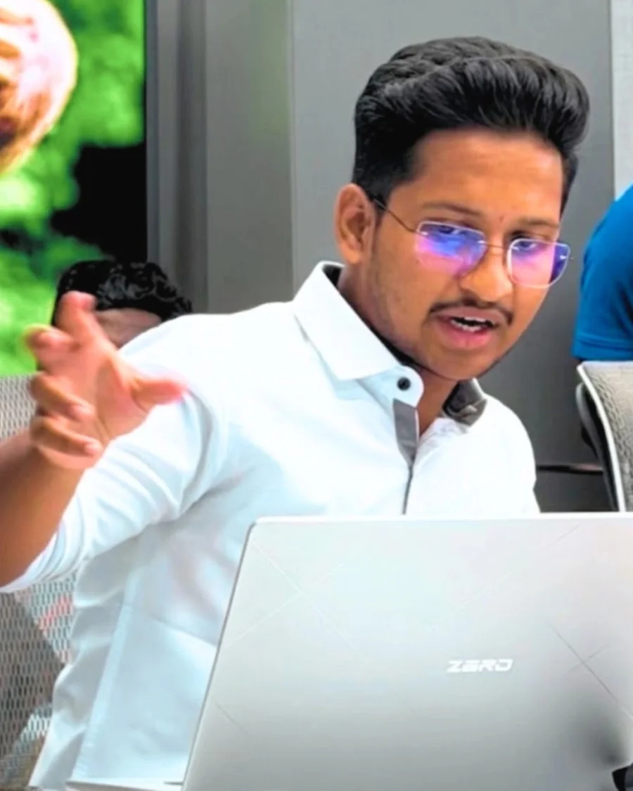 Dhadi Sai Praneeth Reddy presenting at a working session